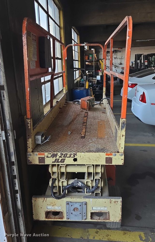 image for item ES2534 JLG CM-2033 scissor lift