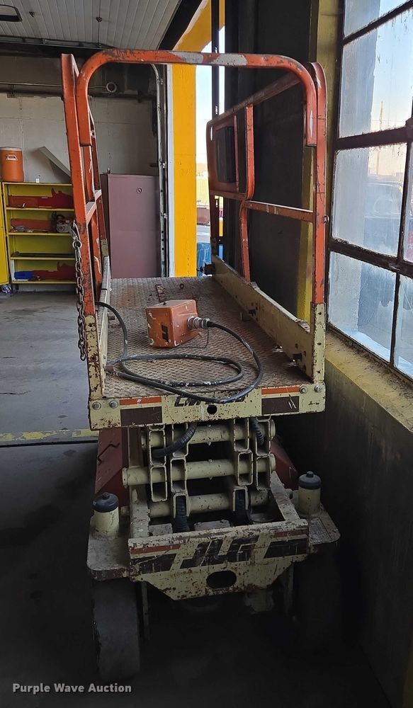 image for item ES2534 JLG CM-2033 scissor lift