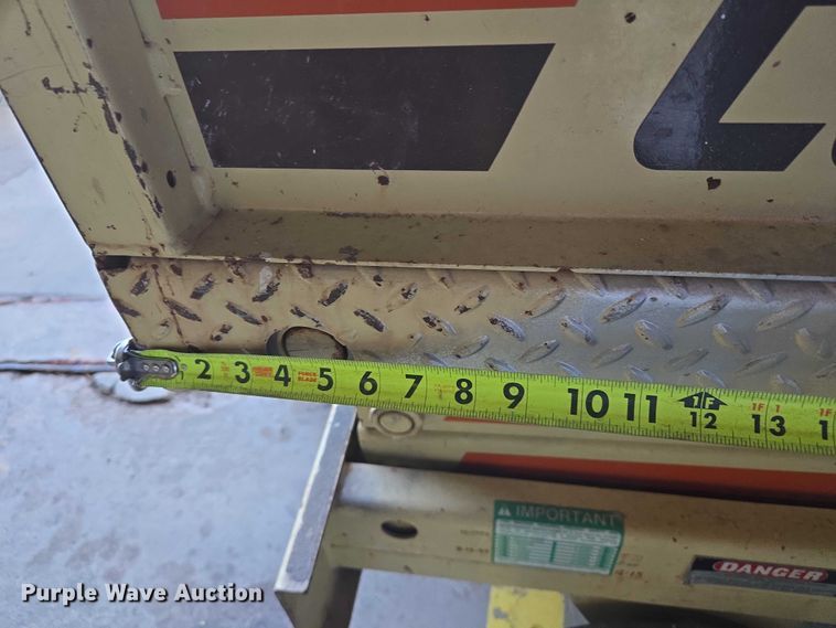 image for item ES2534 JLG CM-2033 scissor lift