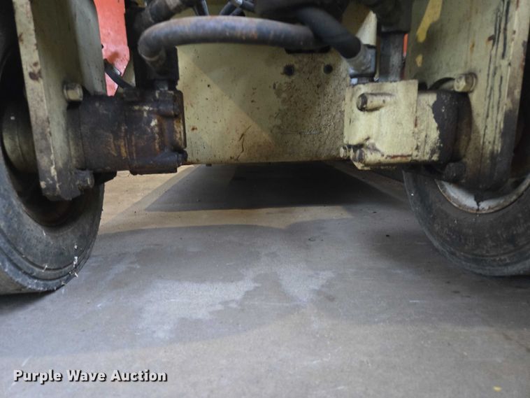 image for item ES2534 JLG CM-2033 scissor lift