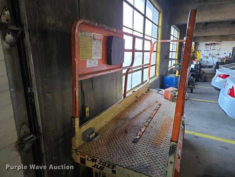 image for item ES2534 JLG CM-2033 scissor lift