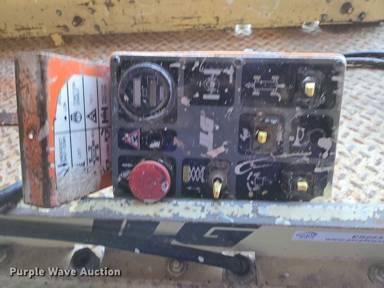 image for item ES2534 JLG CM-2033 scissor lift