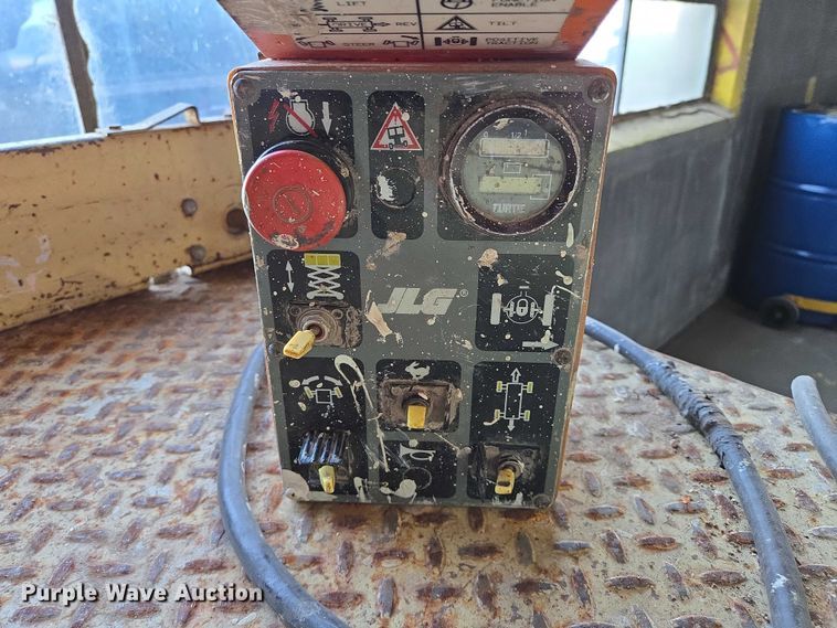 image for item ES2534 JLG CM-2033 scissor lift