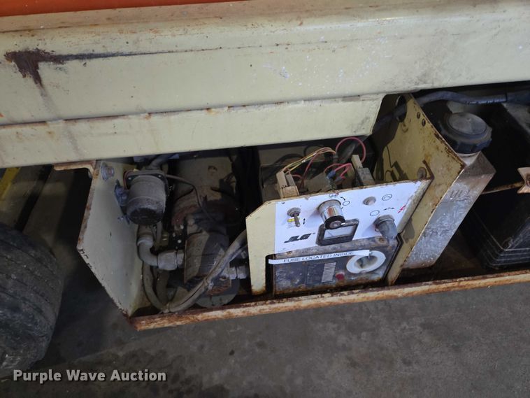 image for item ES2534 JLG CM-2033 scissor lift