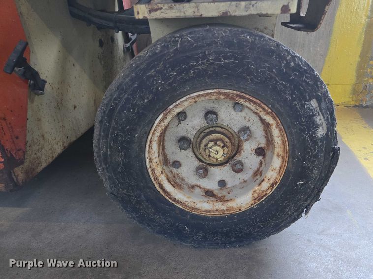 image for item ES2534 JLG CM-2033 scissor lift