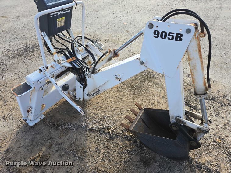 image for item ES2547 Bobcat 905B skid steer backhoe