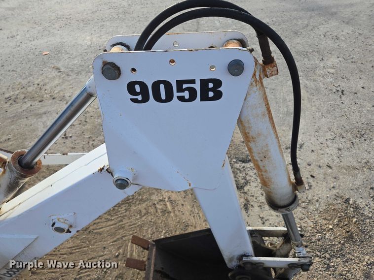 image for item ES2547 Bobcat 905B skid steer backhoe