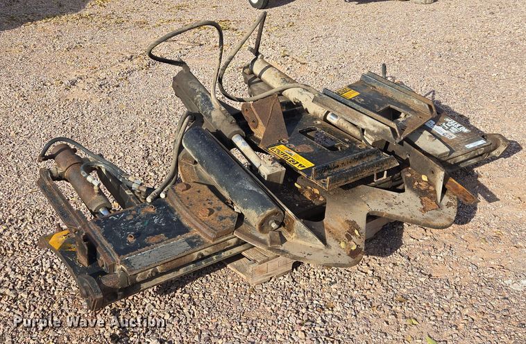 image for item ES2549 8'W mid-mount plow