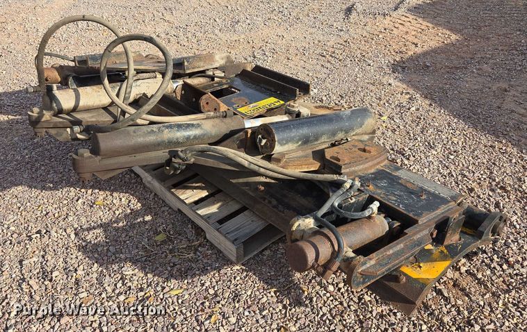 image for item ES2549 8'W mid-mount plow