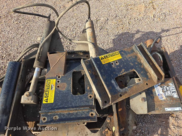 image for item ES2549 8'W mid-mount plow