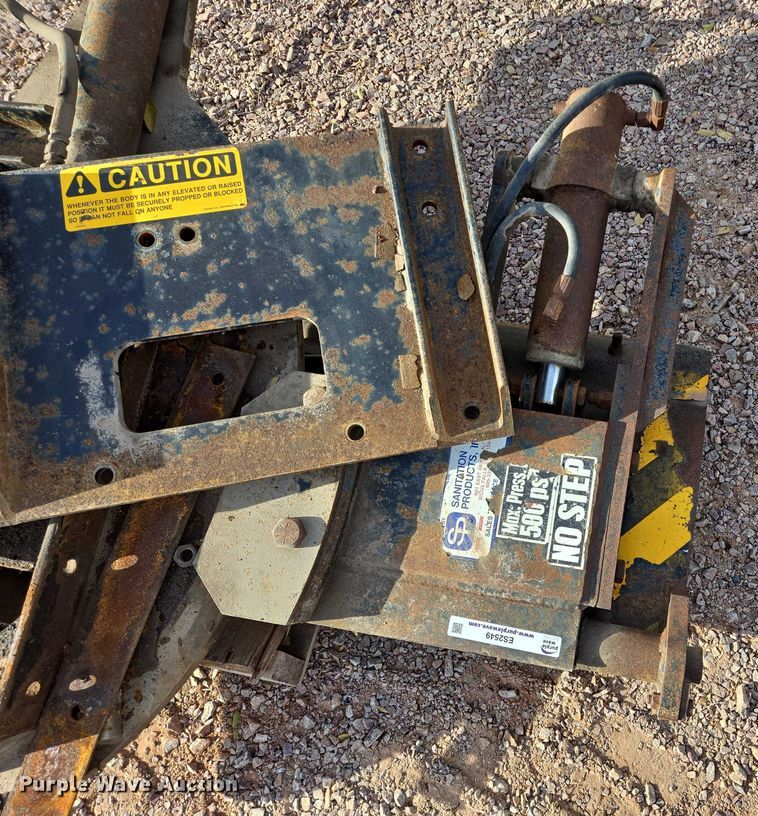 image for item ES2549 8'W mid-mount plow