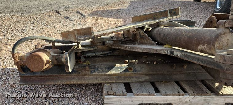 image for item ES2549 8'W mid-mount plow