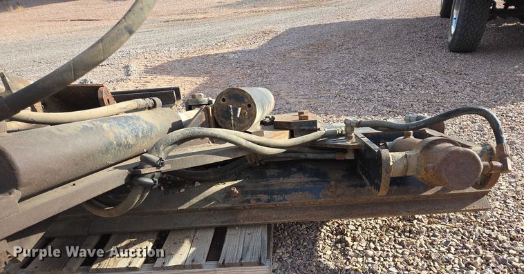 image for item ES2549 8'W mid-mount plow