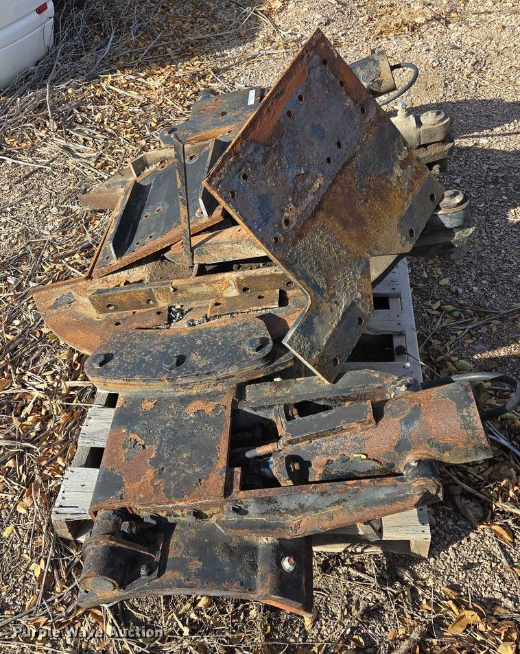 image for item ES2551 8'W mid-mount plow