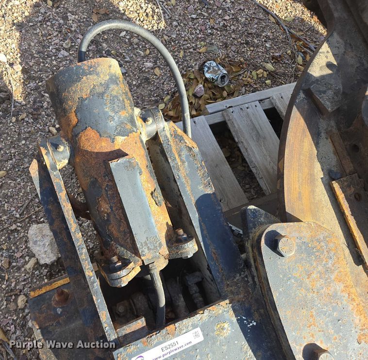 image for item ES2551 8'W mid-mount plow