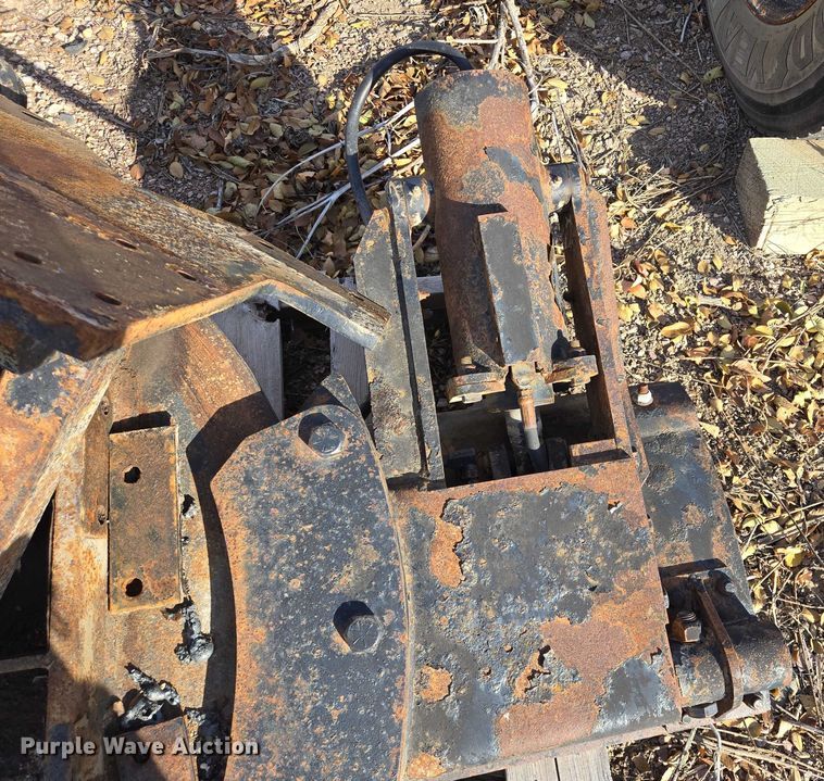 image for item ES2551 8'W mid-mount plow