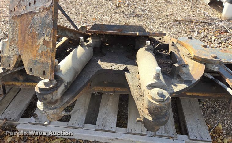 image for item ES2551 8'W mid-mount plow