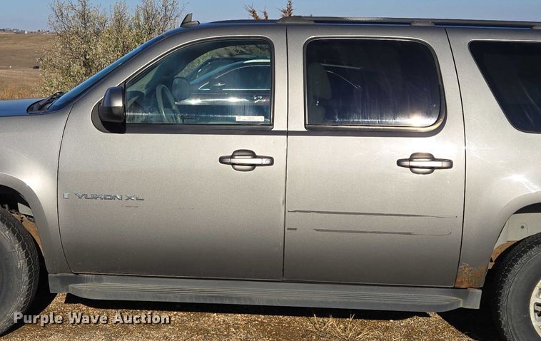 image for item ES2555 2007 GMC Yukon XL SUV
