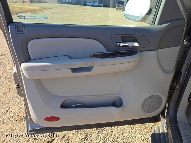 image for item ES2555 2007 GMC Yukon XL SUV