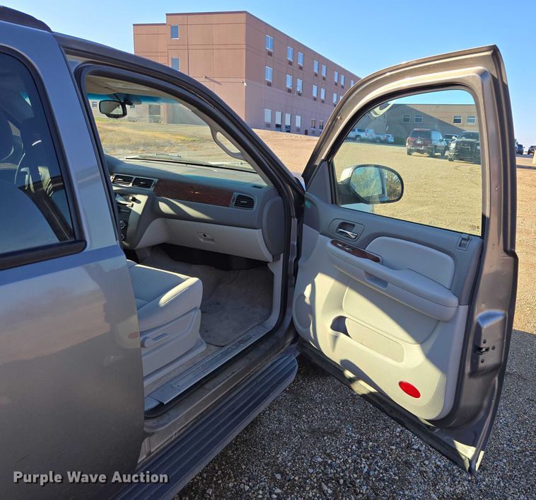 image for item ES2555 2007 GMC Yukon XL SUV