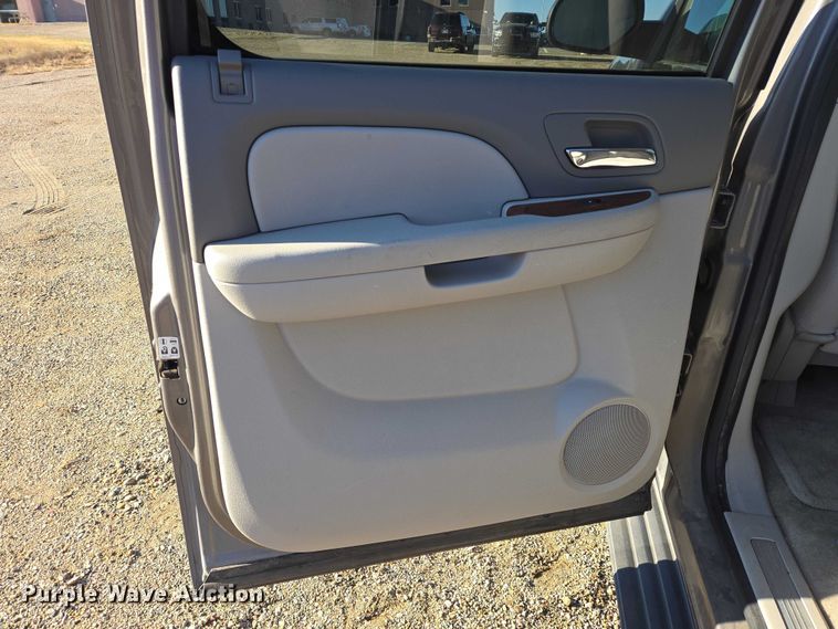 image for item ES2555 2007 GMC Yukon XL SUV