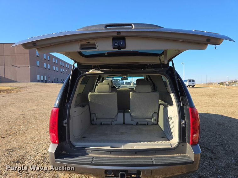 image for item ES2555 2007 GMC Yukon XL SUV