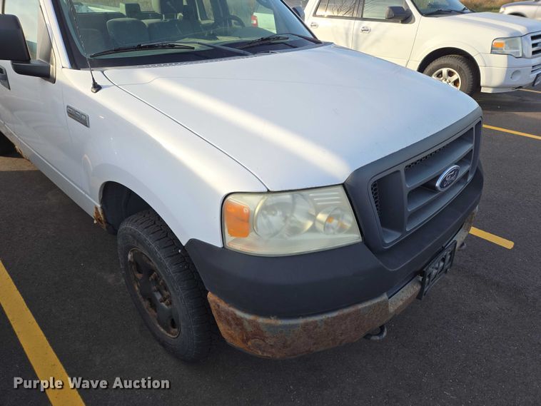 image for item ES2564 2005 Ford F150 pickup truck