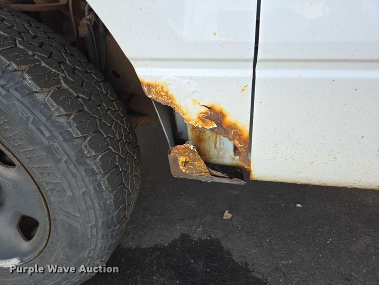 image for item ES2564 2005 Ford F150 pickup truck