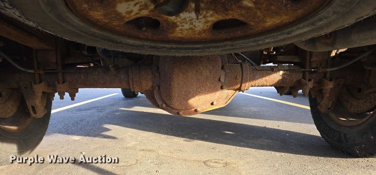 image for item ES2564 2005 Ford F150 pickup truck