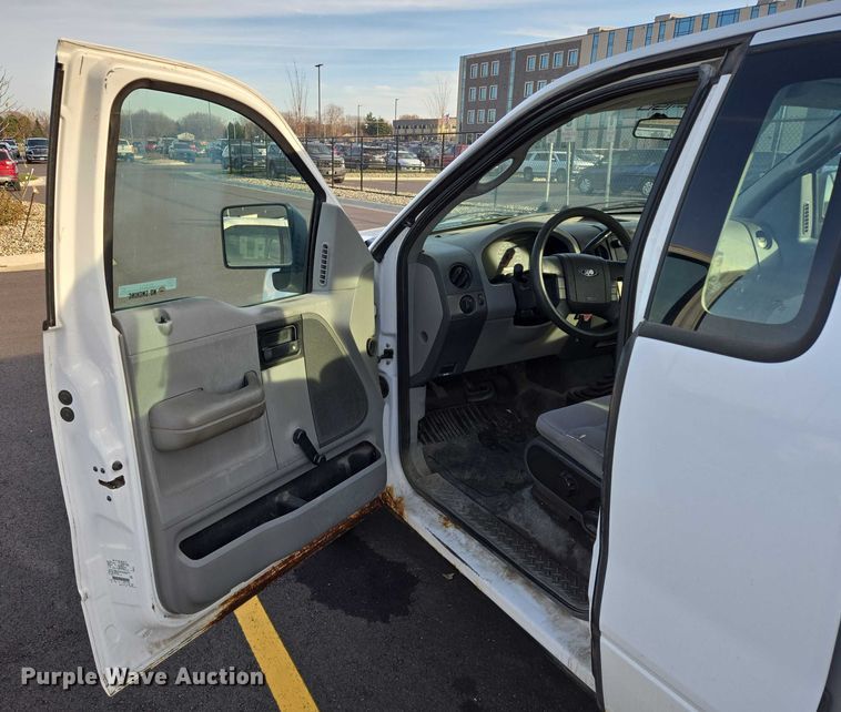 image for item ES2564 2005 Ford F150 pickup truck