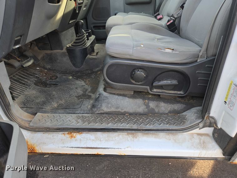 image for item ES2564 2005 Ford F150 pickup truck