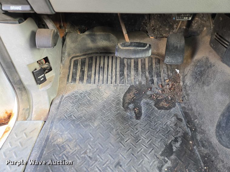 image for item ES2564 2005 Ford F150 pickup truck