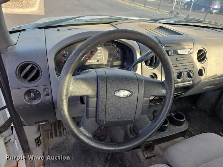 image for item ES2564 2005 Ford F150 pickup truck