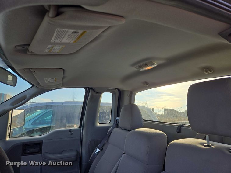 image for item ES2564 2005 Ford F150 pickup truck