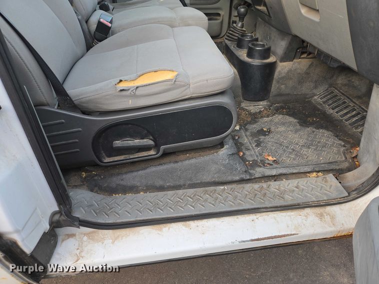 image for item ES2564 2005 Ford F150 pickup truck