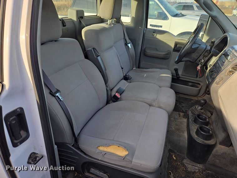 image for item ES2564 2005 Ford F150 pickup truck