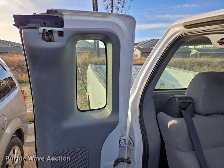 image for item ES2564 2005 Ford F150 pickup truck