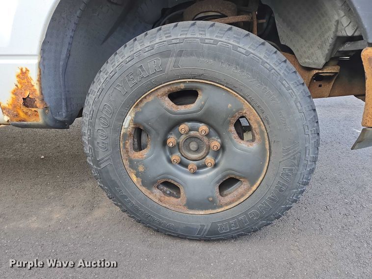 image for item ES2564 2005 Ford F150 pickup truck