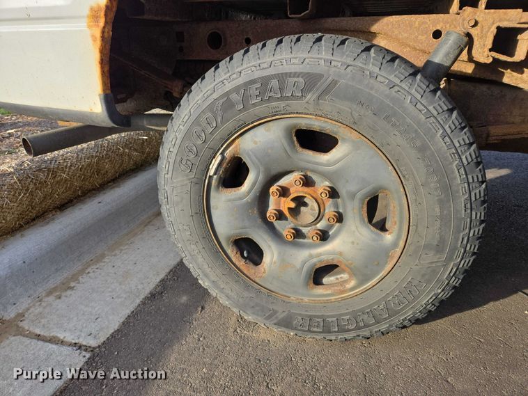 image for item ES2564 2005 Ford F150 pickup truck