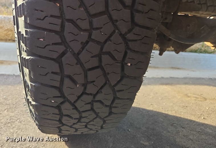 image for item ES2564 2005 Ford F150 pickup truck