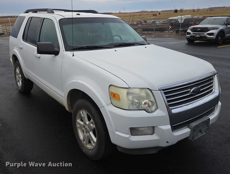 image for item ES2565 2010 Ford Explorer SUV
