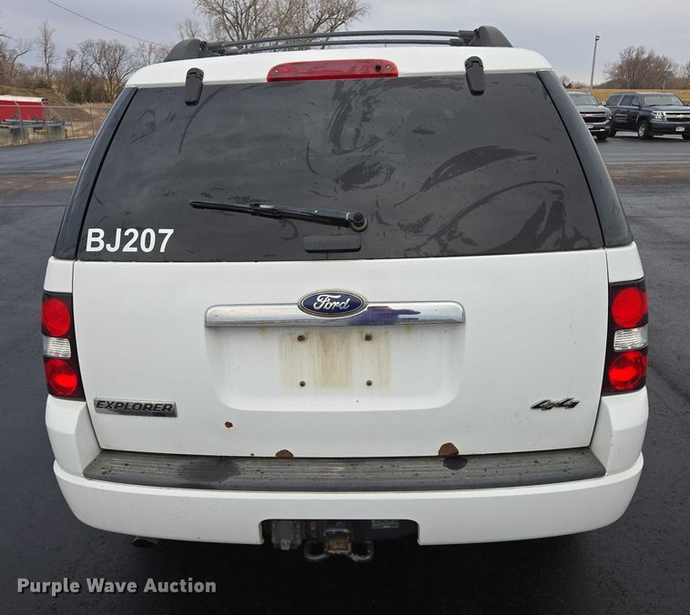 image for item ES2565 2010 Ford Explorer SUV