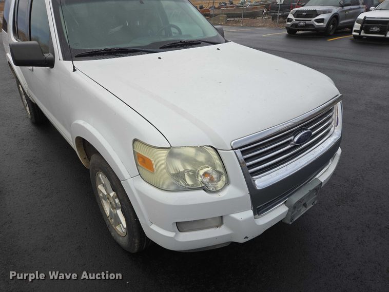 image for item ES2565 2010 Ford Explorer SUV