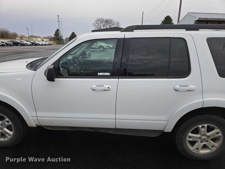 image for item ES2565 2010 Ford Explorer SUV