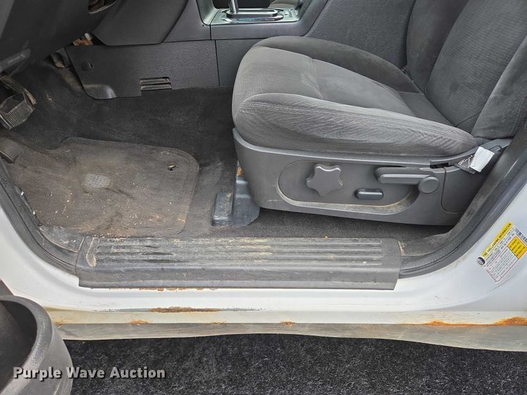 image for item ES2565 2010 Ford Explorer SUV