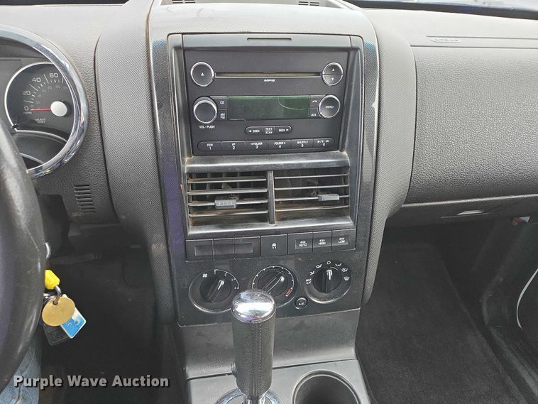 image for item ES2565 2010 Ford Explorer SUV