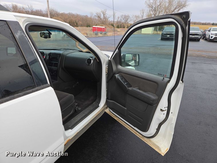 image for item ES2565 2010 Ford Explorer SUV