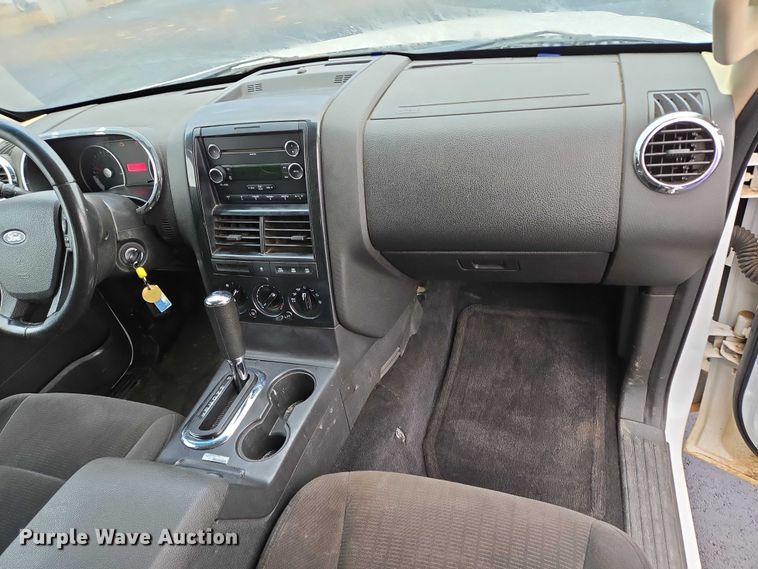 image for item ES2565 2010 Ford Explorer SUV