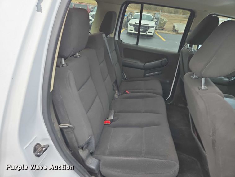image for item ES2565 2010 Ford Explorer SUV