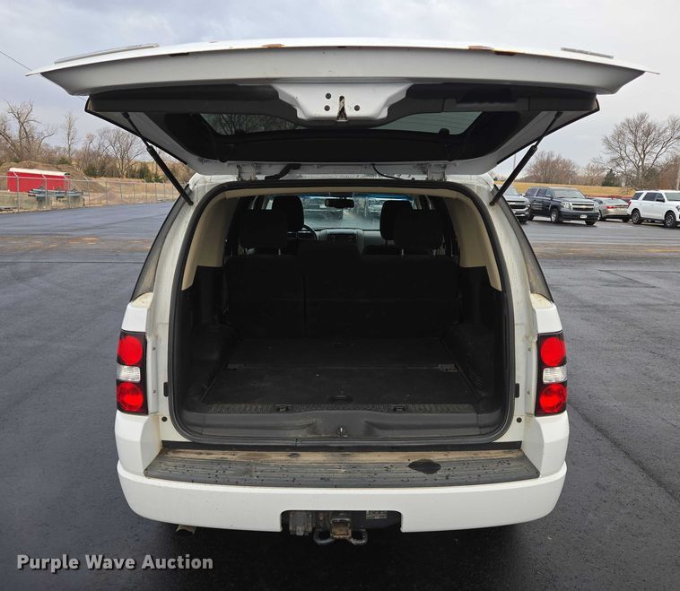 image for item ES2565 2010 Ford Explorer SUV